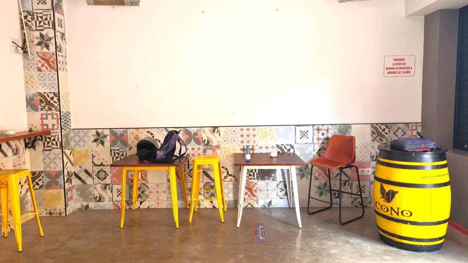 Commercial for sale in Oliva - € 390,000 (Ref: 9334358)