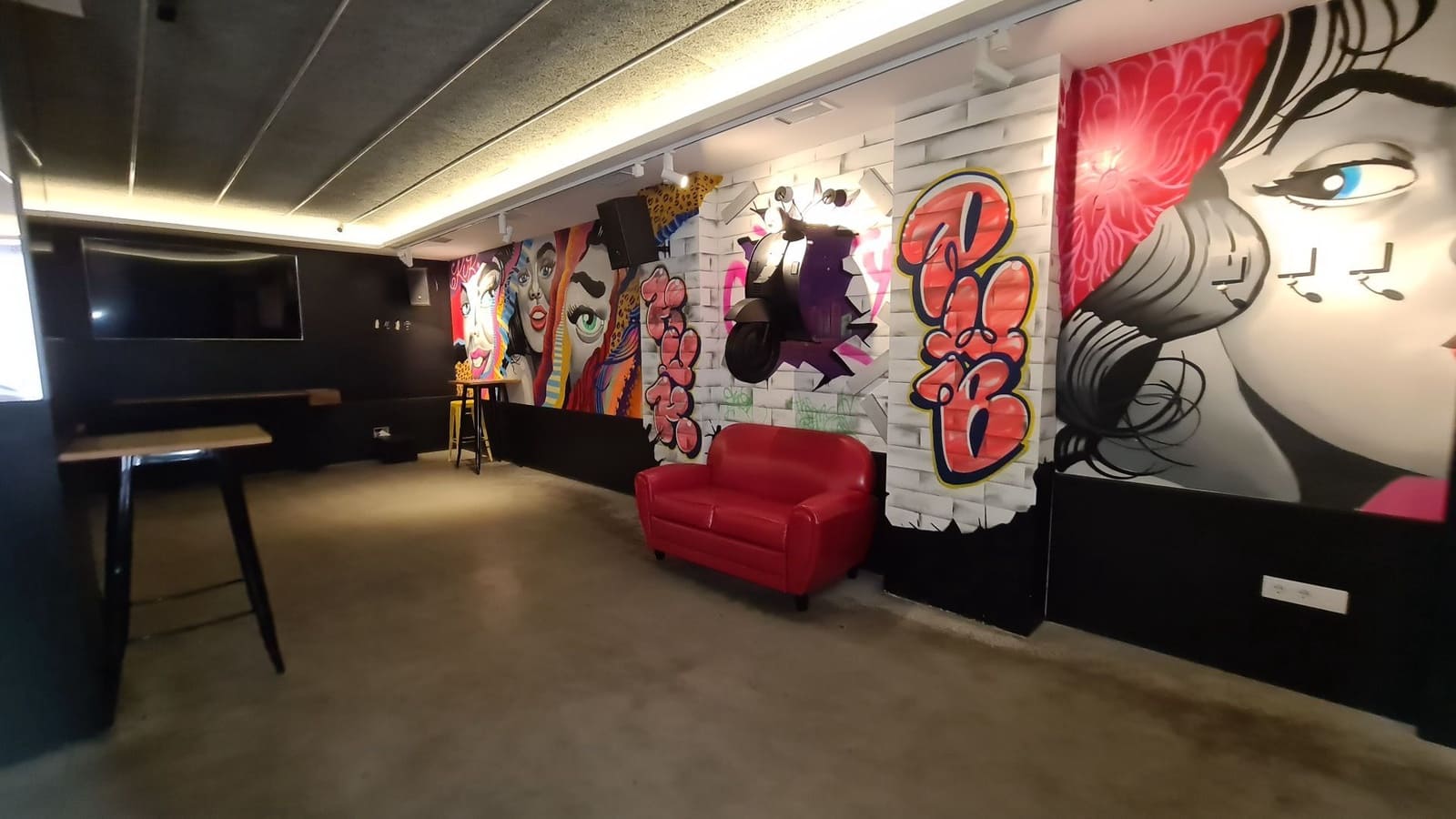 Commercial for sale in Oliva - € 390,000 (Ref: 9334358)