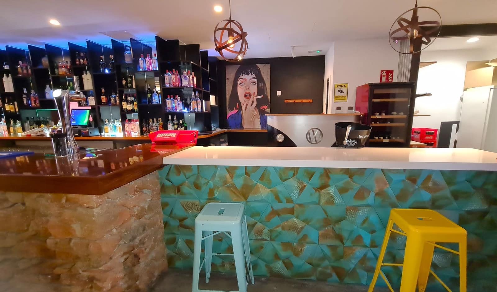 Commercial for sale in Oliva - € 390,000 (Ref: 9334358)