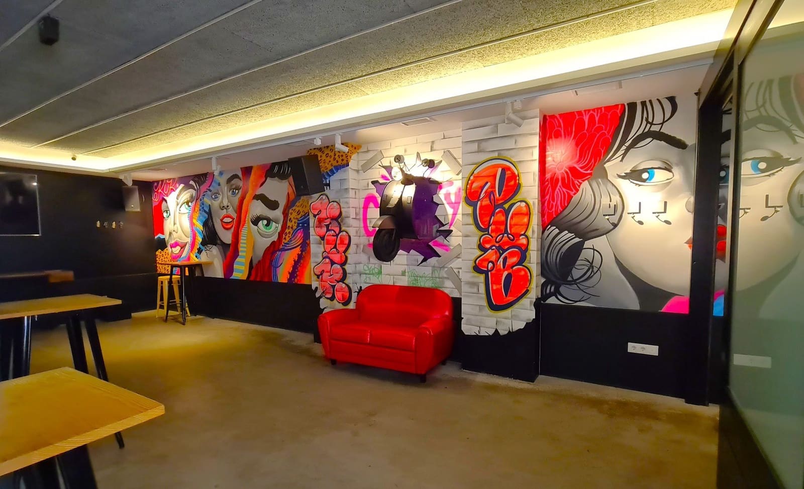 Commercial for sale in Oliva - € 390,000 (Ref: 9334358)