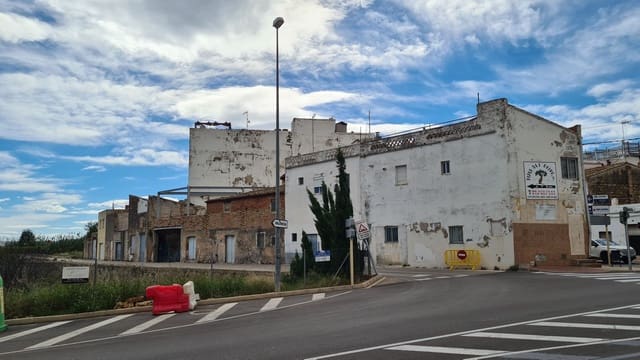 4 makuuhuone Omakotitalo myytävänä paikassa Oliva Pueblo, Oliva - 95 000 € (Ref: 9340557)