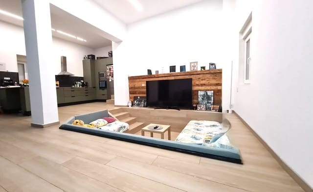 4 slaapkamer Huis te koop in Oliva Pueblo, Oliva met garage - € 220.000 (Ref: 9424264)