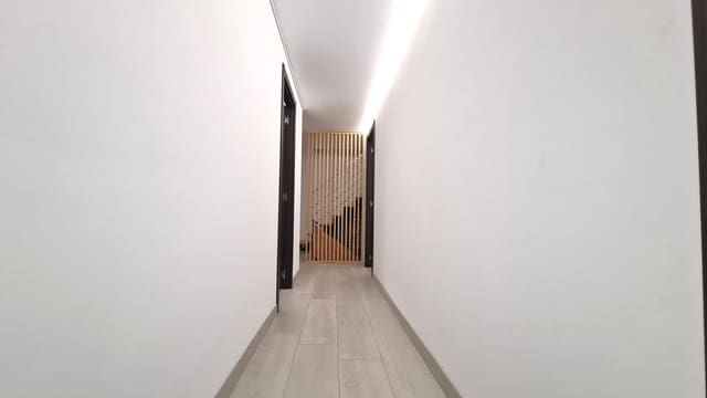 4 slaapkamer Huis te koop in Oliva Pueblo, Oliva met garage - € 220.000 (Ref: 9424264)