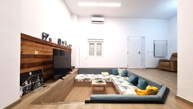 4 slaapkamer Huis te koop in Oliva Pueblo, Oliva met garage - € 220.000 (Ref: 9424264)