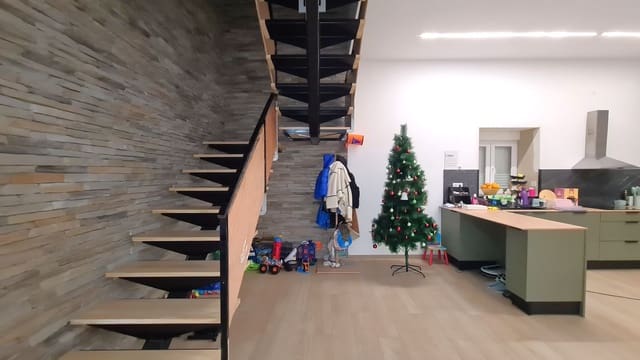 4 slaapkamer Huis te koop in Oliva Pueblo, Oliva met garage - € 220.000 (Ref: 9424264)