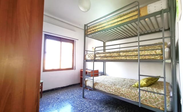 3 camera da letto Appartamento da affittare in Oliva - 600 € (Rif: 9470881)