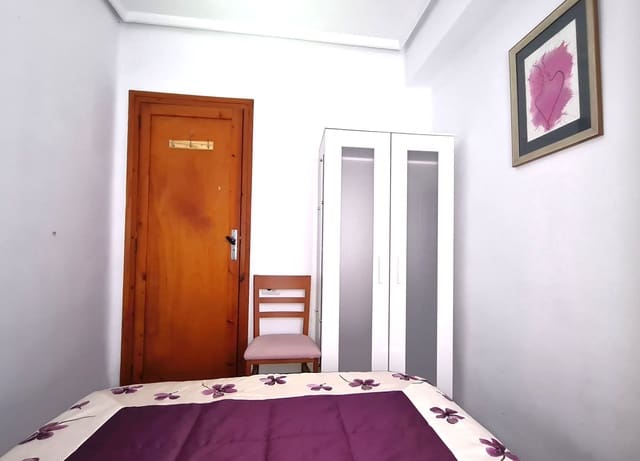 3 camera da letto Appartamento da affittare in Oliva - 600 € (Rif: 9470881)