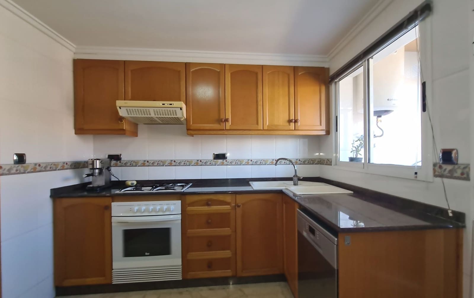 3 sovrum Lägenhet att hyra i Oliva med garage - 820 € (Ref: 9474736)