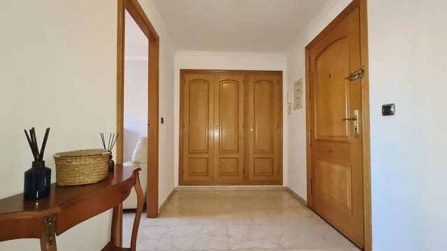 3 soverom Leilighet til leie i Oliva Nova, Oliva med garasje - € 820 (Ref: 9474736)