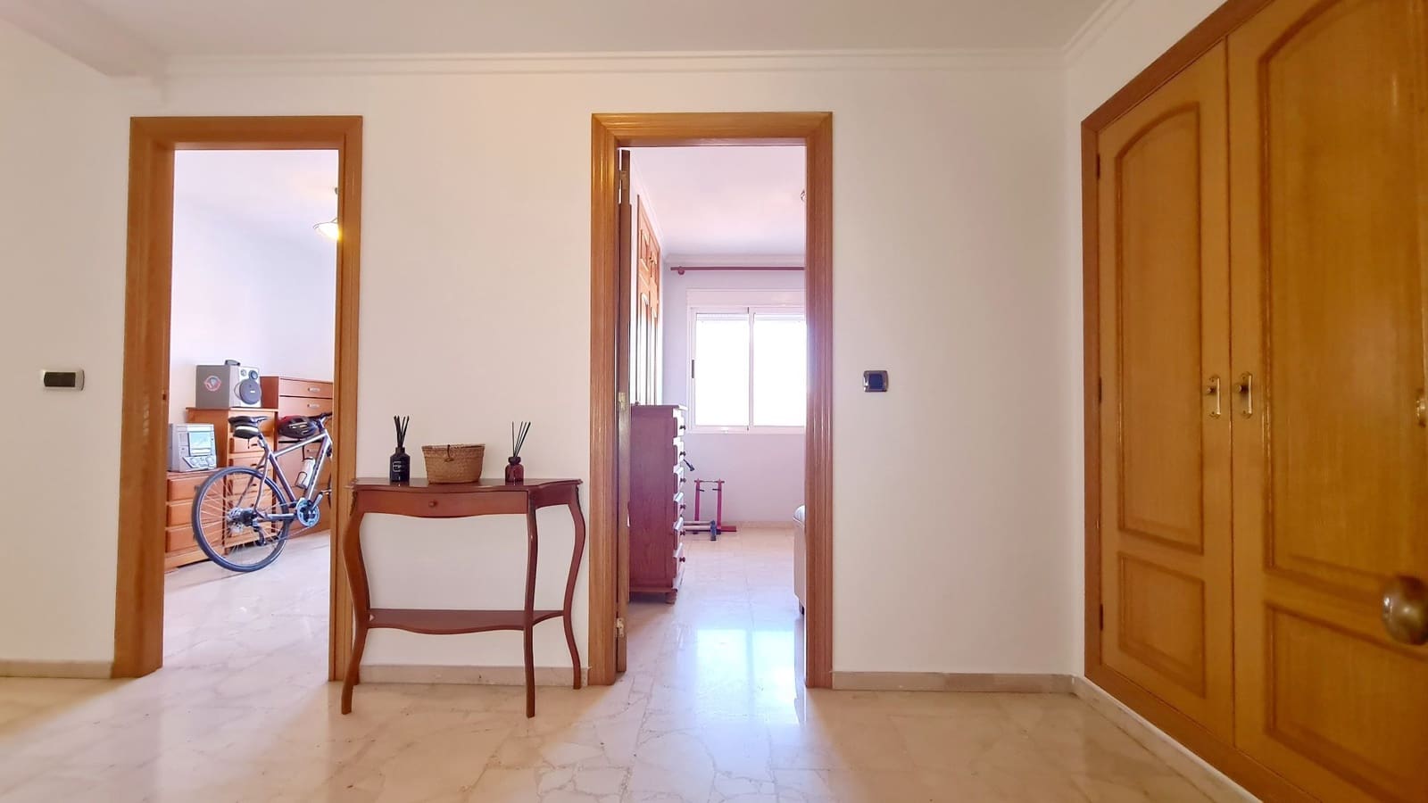 3 sovrum Lägenhet att hyra i Oliva med garage - 820 € (Ref: 9474736)