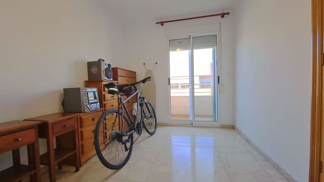 3 soverom Leilighet til leie i Oliva Nova, Oliva med garasje - € 820 (Ref: 9474736)