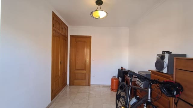 3 soverom Leilighet til leie i Oliva Nova, Oliva med garasje - € 820 (Ref: 9474736)