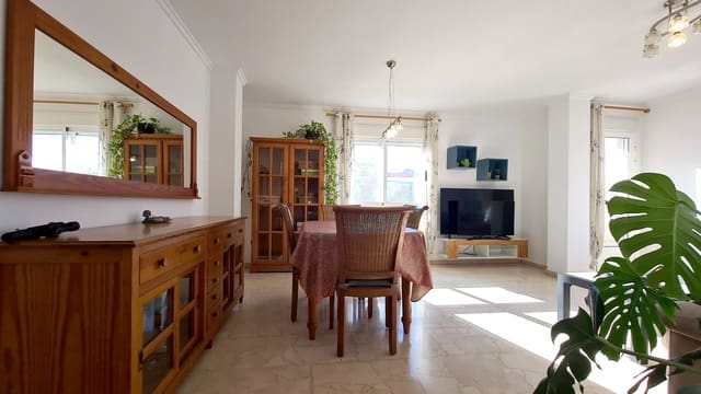 3 soverom Leilighet til leie i Oliva Nova, Oliva med garasje - € 820 (Ref: 9474736)