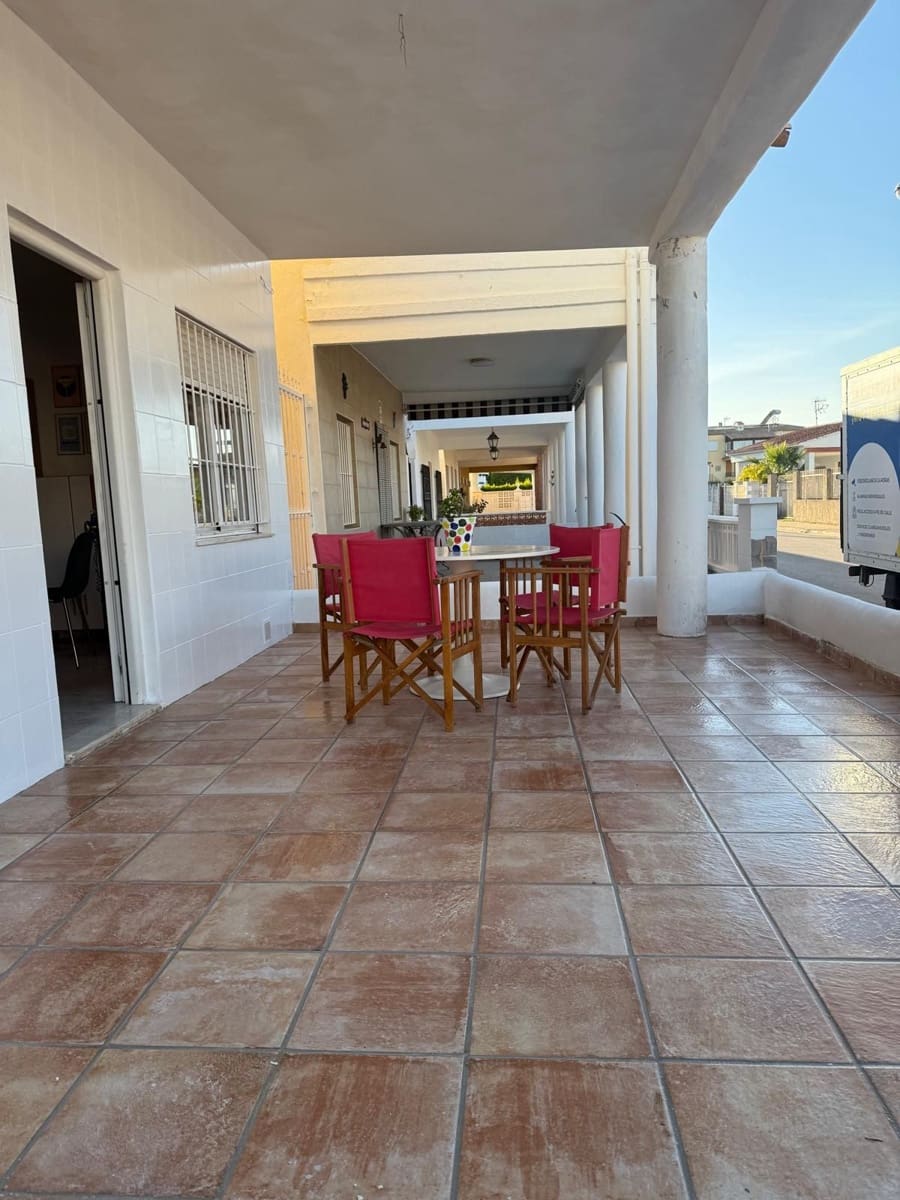 3 bedroom Apartment for rent in Oliva - € 950 (Ref: 9503819)