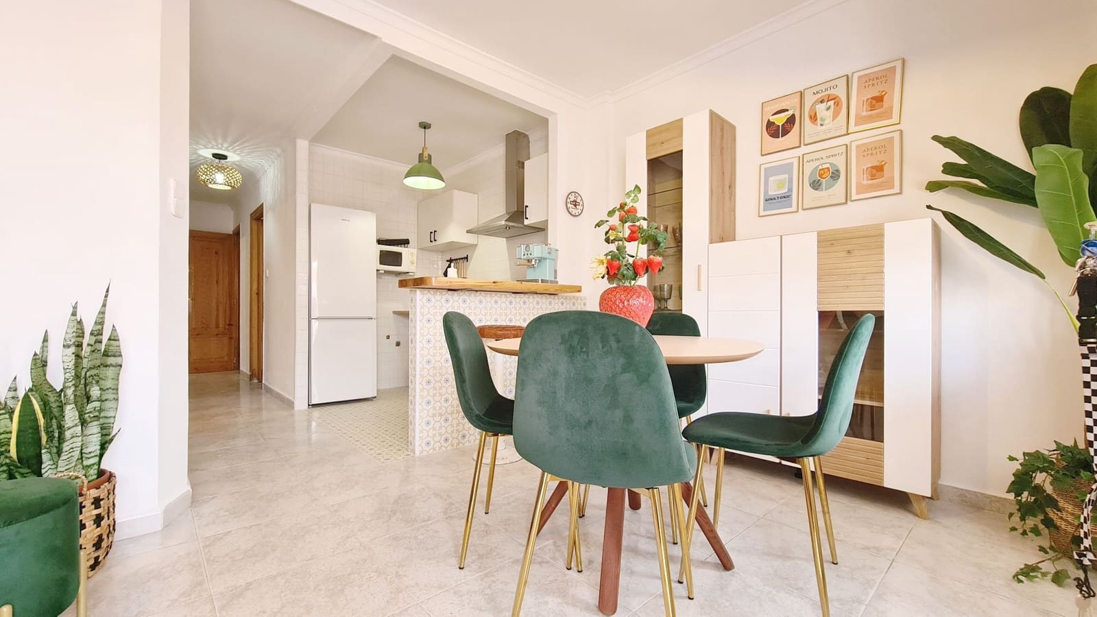 3 bedroom Apartment for rent in Oliva - € 950 (Ref: 9503819)