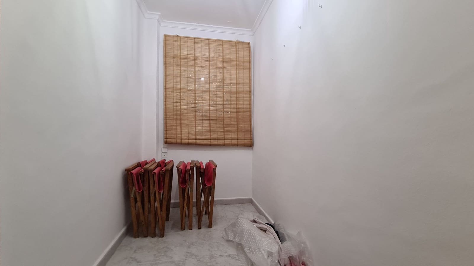 3 bedroom Apartment for rent in Oliva - € 950 (Ref: 9503819)