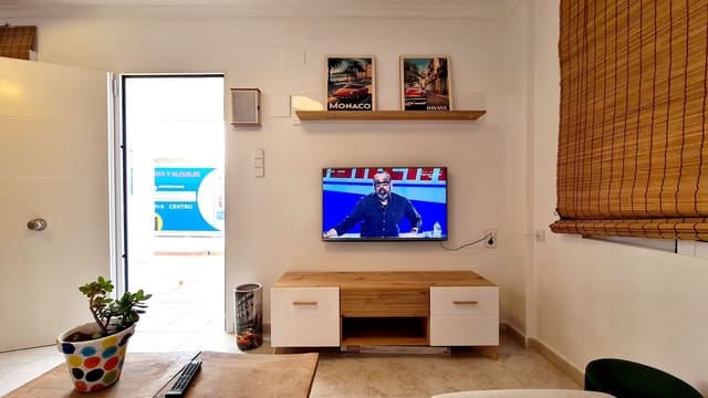 3 sovrum Lägenhet att hyra i Oliva Playa, Oliva - 950 € (Ref: 9503819)