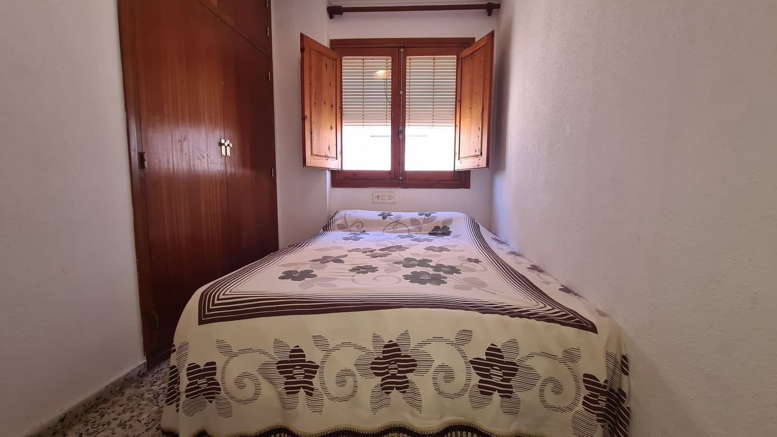 4 sovrum Villa att hyra i Oliva - 1 200 € (Ref: 9614666)