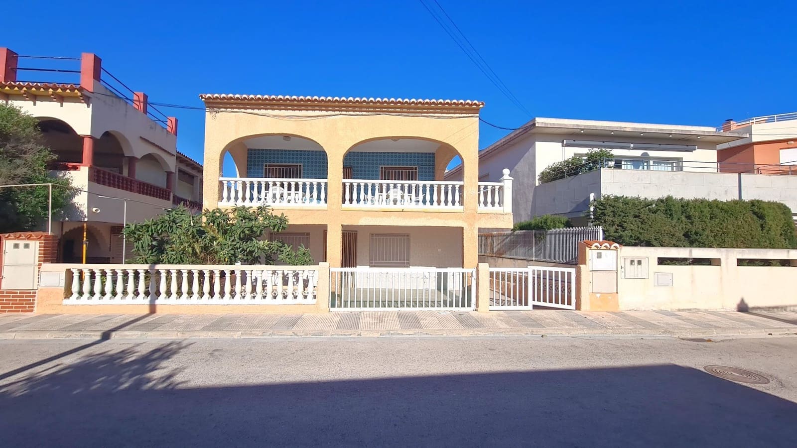 4 sovrum Villa att hyra i Oliva - 1 200 € (Ref: 9614666)