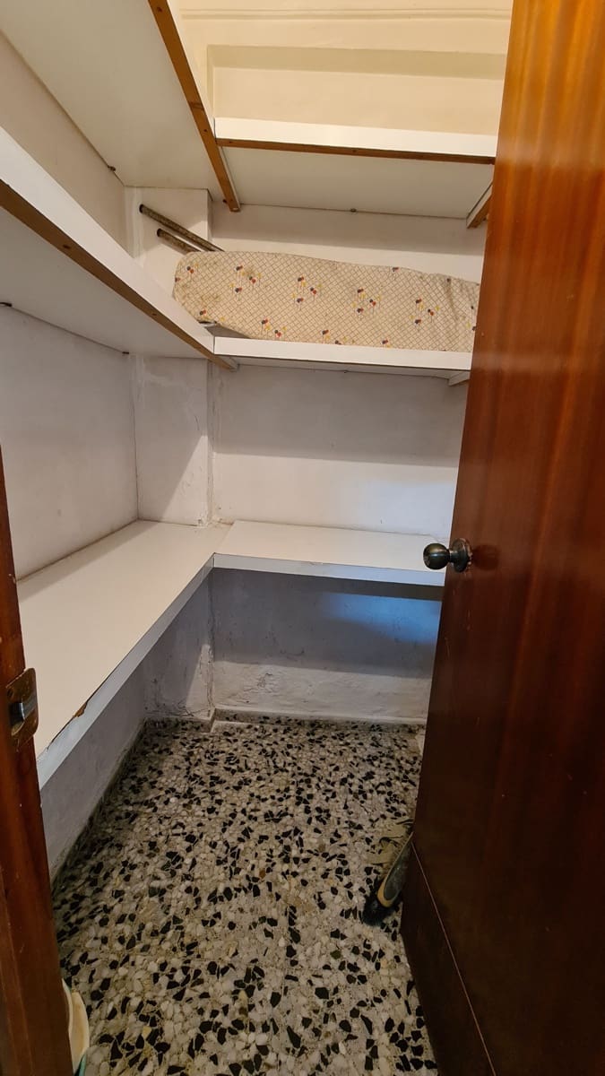 4 sovrum Lägenhet att hyra i Oliva med garage - 850 € (Ref: 9629580)