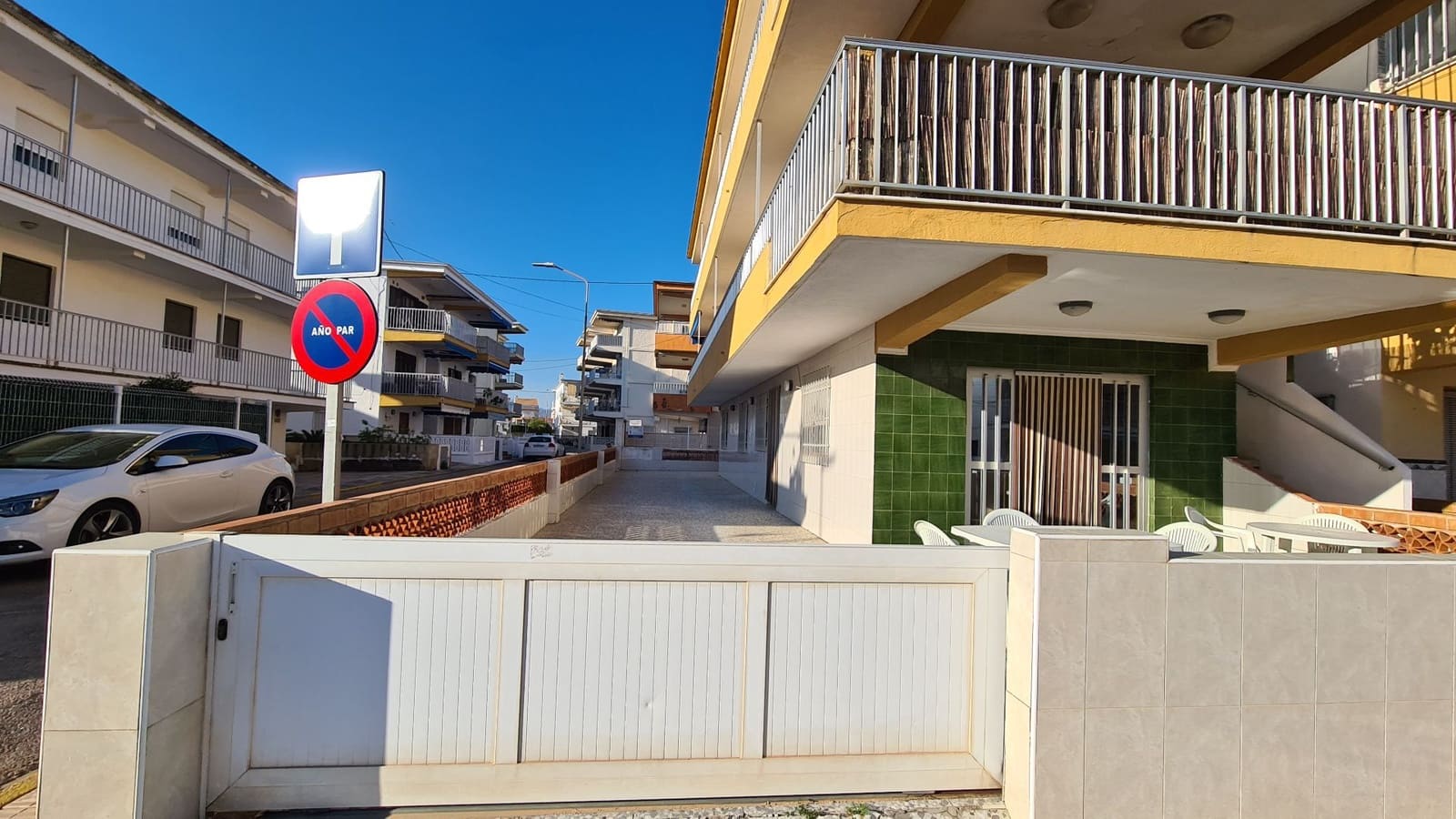 4 sovrum Lägenhet att hyra i Oliva med garage - 850 € (Ref: 9629580)