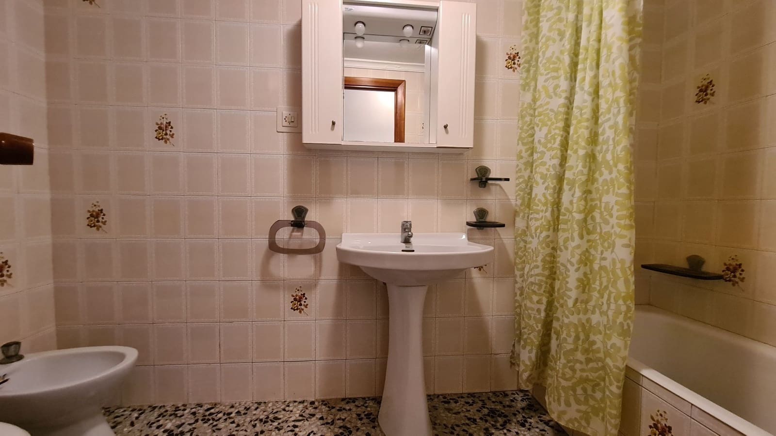 4 sovrum Lägenhet att hyra i Oliva med garage - 850 € (Ref: 9629580)