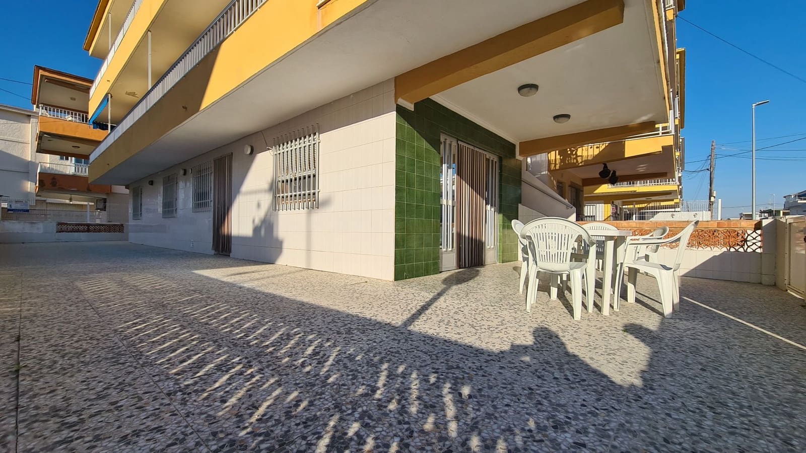 4 sovrum Lägenhet att hyra i Oliva med garage - 850 € (Ref: 9629580)