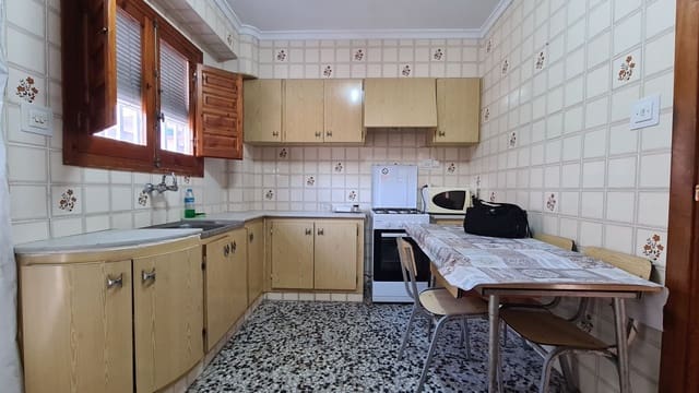 4 sovrum Lägenhet att hyra i Oliva Playa, Oliva med garage - 850 € (Ref: 9629580)