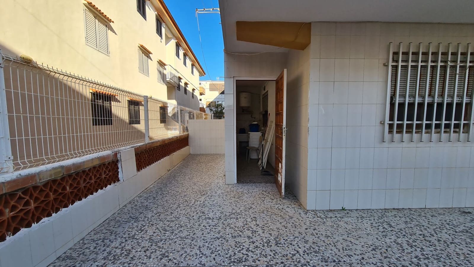 4 sovrum Lägenhet att hyra i Oliva med garage - 850 € (Ref: 9629580)