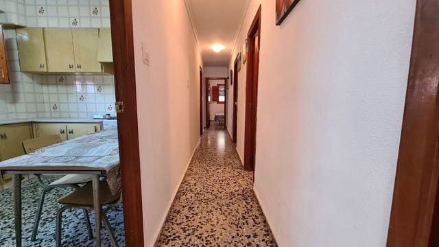 4 sovrum Lägenhet att hyra i Oliva Playa, Oliva med garage - 850 € (Ref: 9629580)