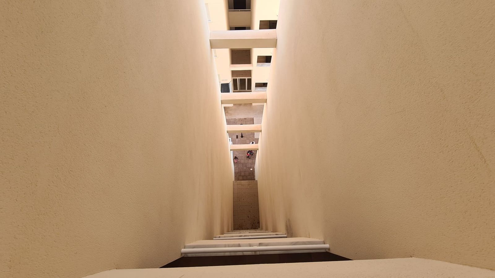 2 Zimmer Apartment zu vermieten in Piles mit Pool Garage - 1.000 € (Ref: 9679424)