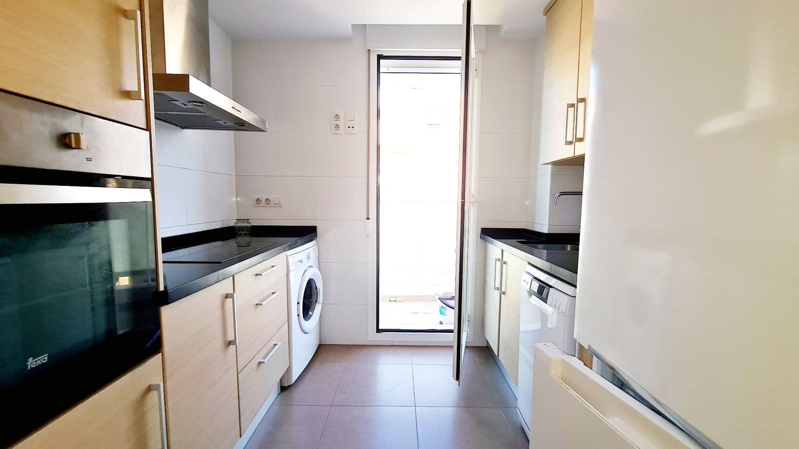 2 Zimmer Apartment zu vermieten in Piles mit Pool Garage - 1.000 € (Ref: 9679424)