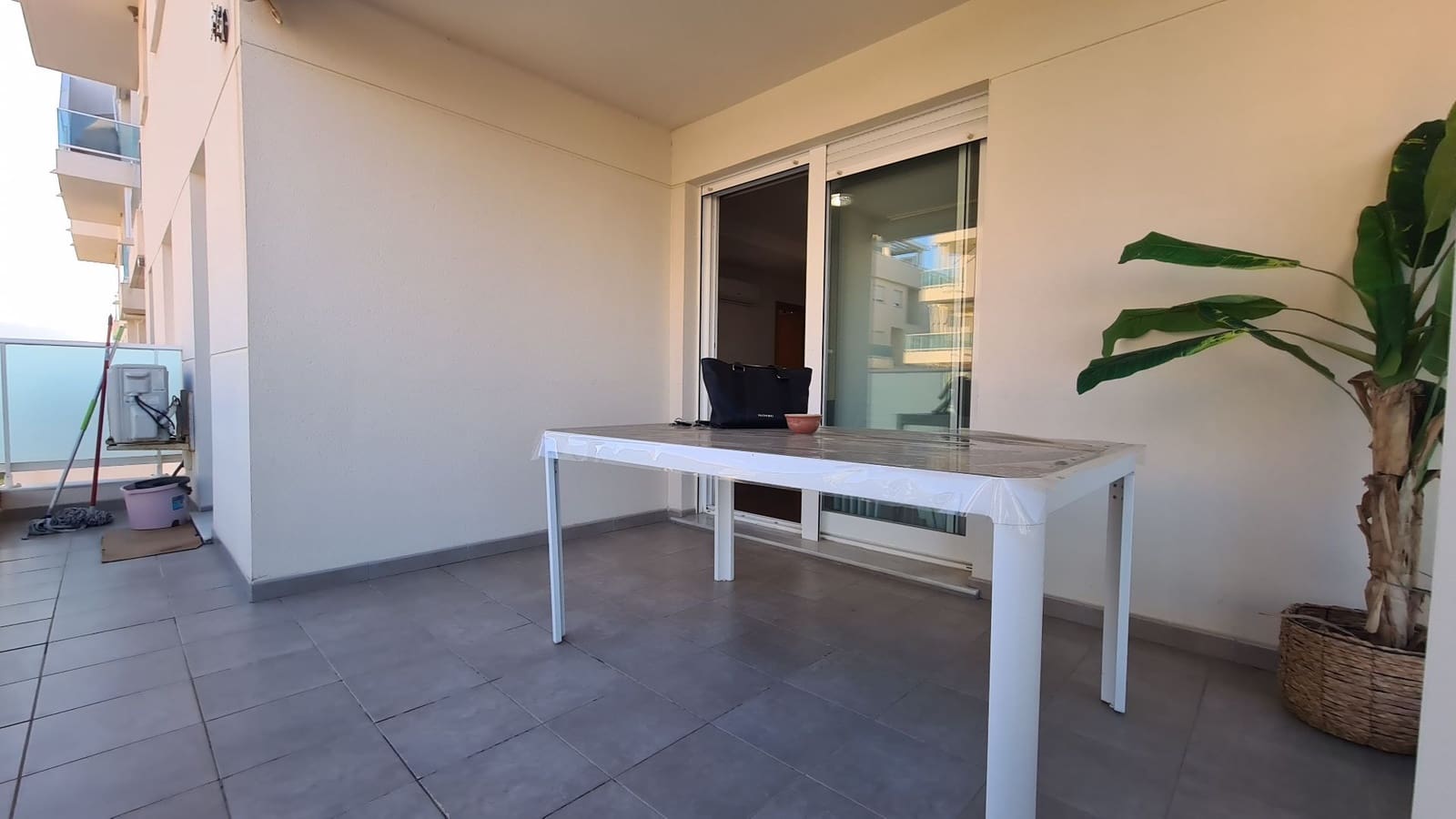 2 Zimmer Apartment zu vermieten in Piles mit Pool Garage - 1.000 € (Ref: 9679424)