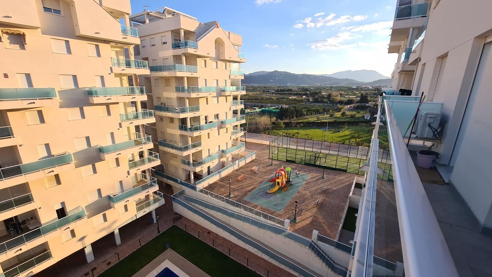 2 Zimmer Apartment zu vermieten in Piles mit Pool Garage - 1.000 € (Ref: 9679424)