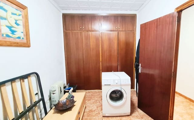 4 makuuhuone Omakotitalo myytävänä paikassa Piles - 110 000 € (Ref: 9682347)