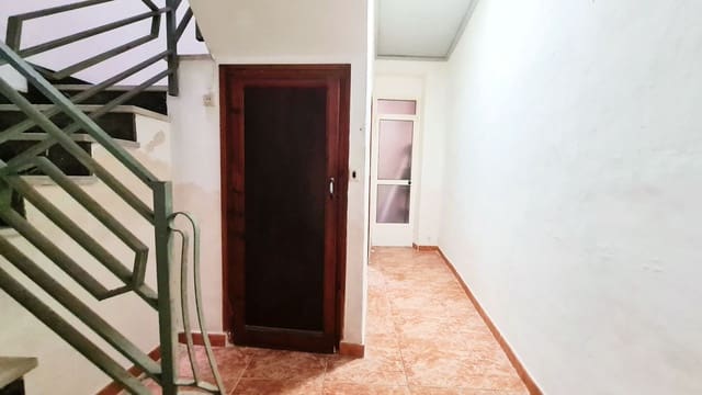 4 makuuhuone Omakotitalo myytävänä paikassa Piles - 110 000 € (Ref: 9682347)