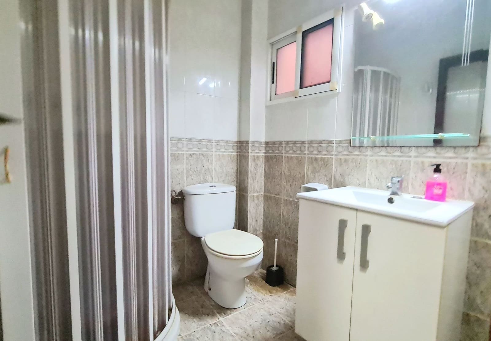 4 makuuhuone Omakotitalo myytävänä paikassa Piles - 110 000 € (Ref: 9682347)