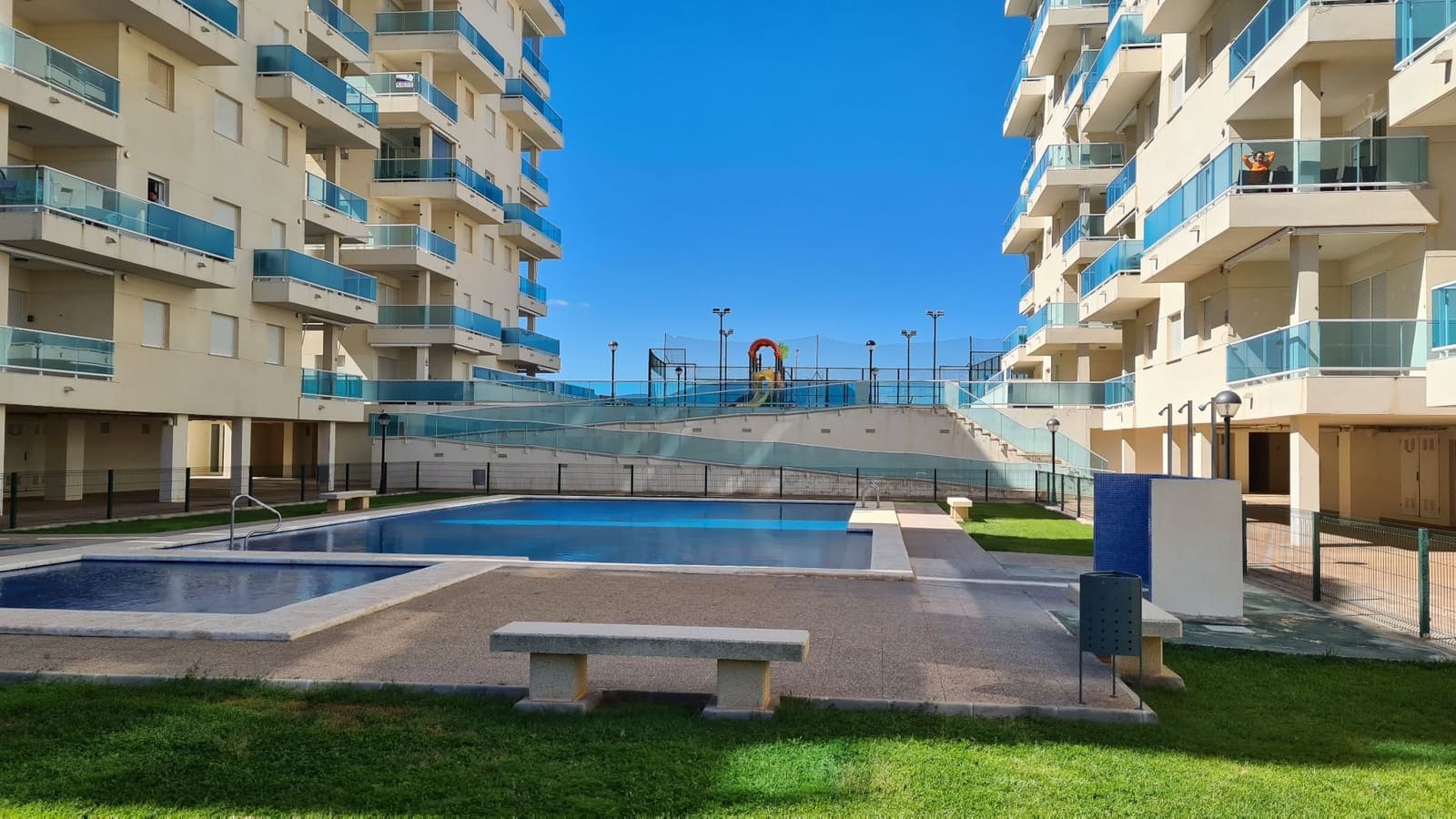 2 sypialnia Apartament na sprzedaż w Piles z basenem garażem - 190 000 € (Ref: 9782956)