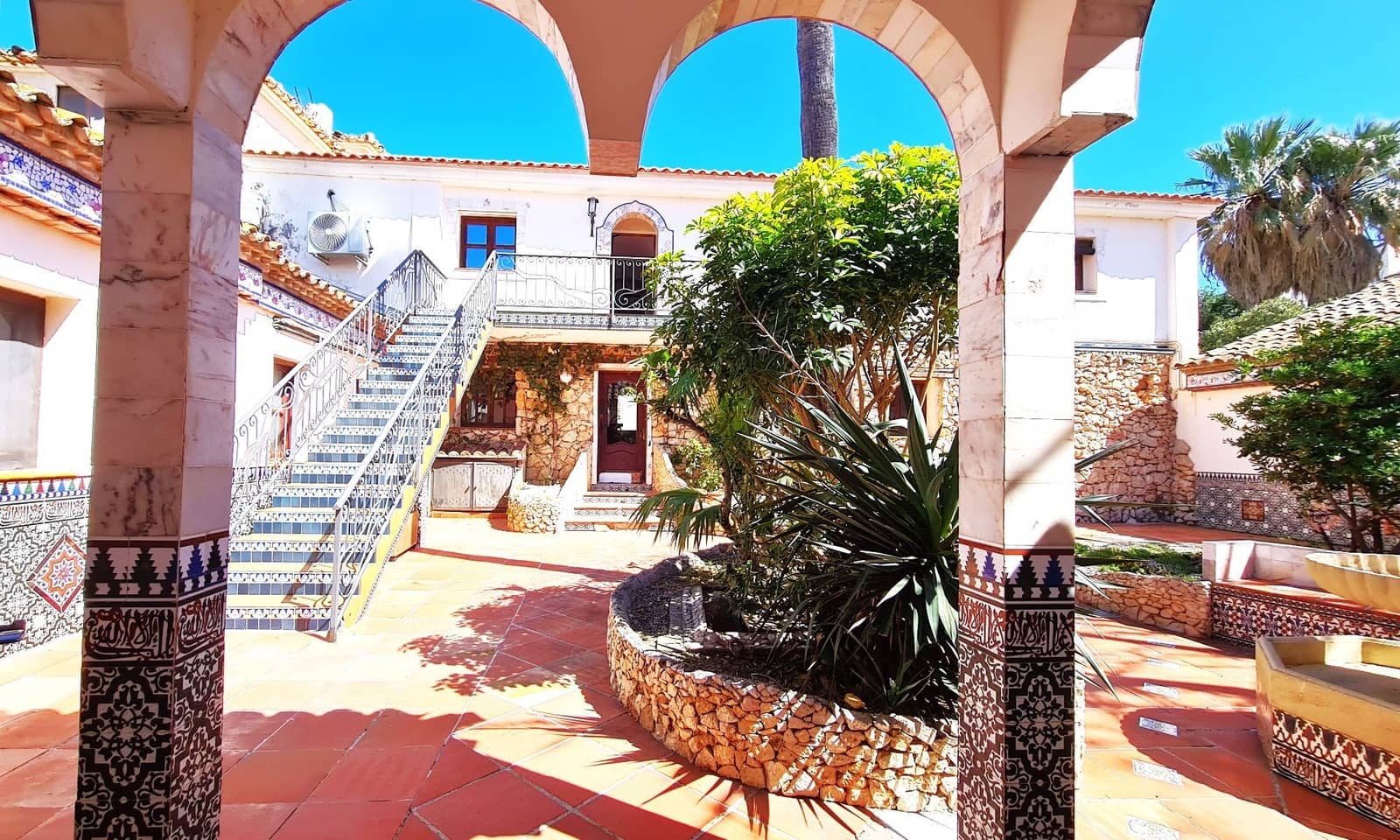 14 soveværelse Finca/Landehus til salg i Denia med garage - € 1.250.000 (Ref: 9796125)