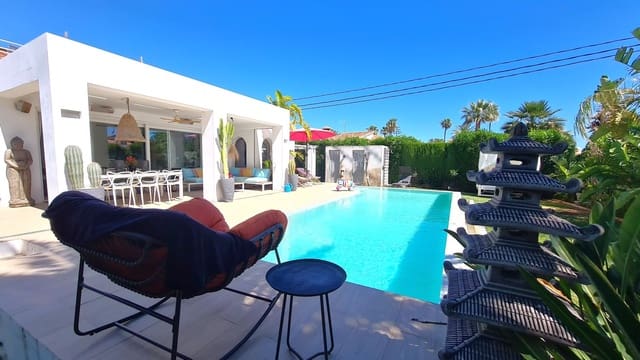 4 quarto Moradia para venda em Les Bassetes - El Marjal, Dénia com piscina garagem - 980 000 € (Ref: 9842101)