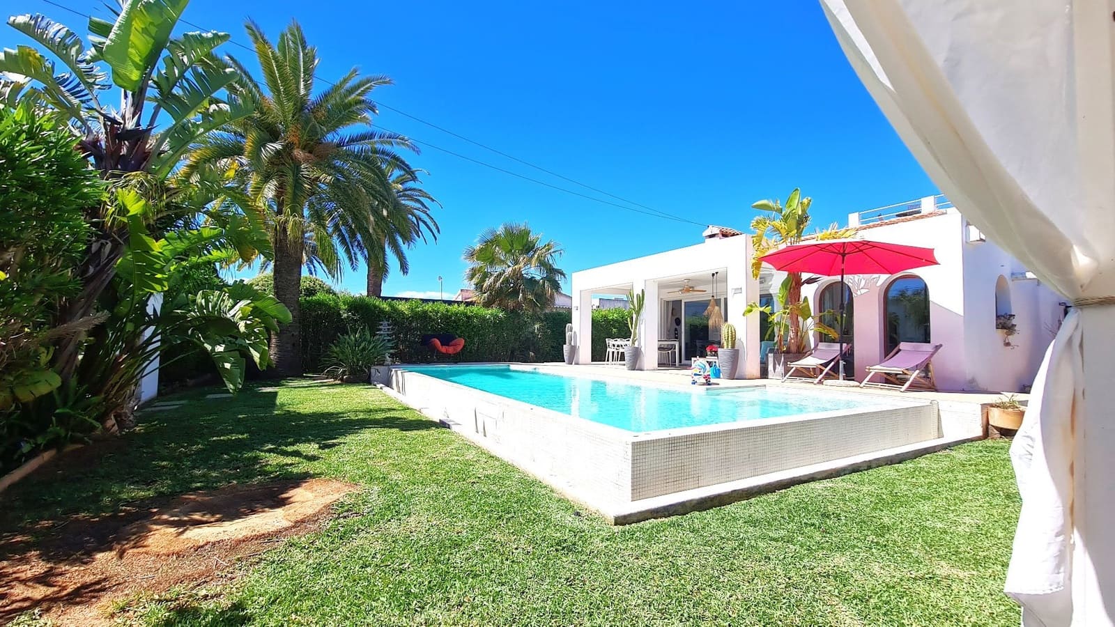 4 quarto Moradia para venda em Denia com piscina garagem - 980 000 € (Ref: 9842101)