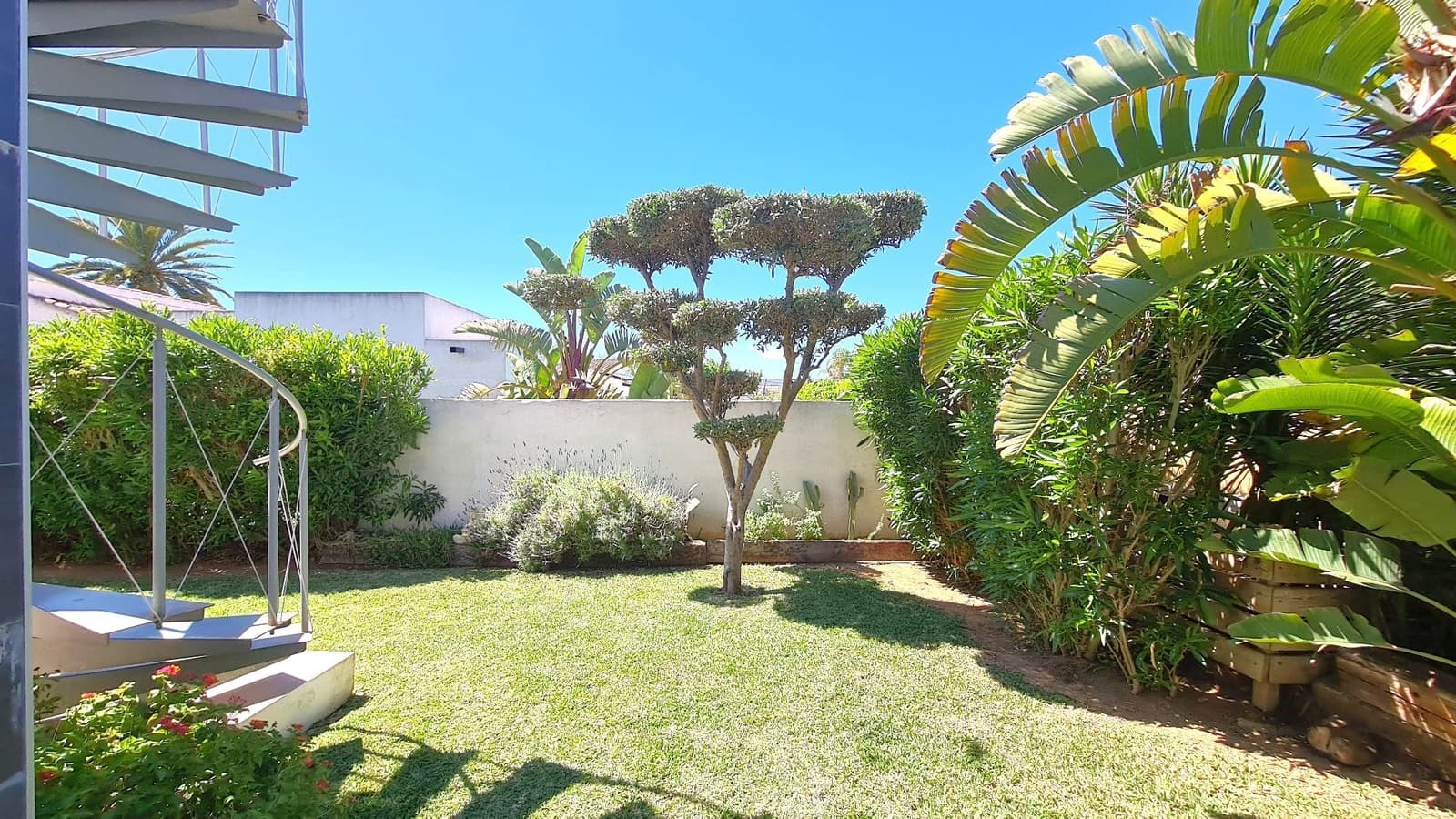 4 quarto Moradia para venda em Denia com piscina garagem - 980 000 € (Ref: 9842101)
