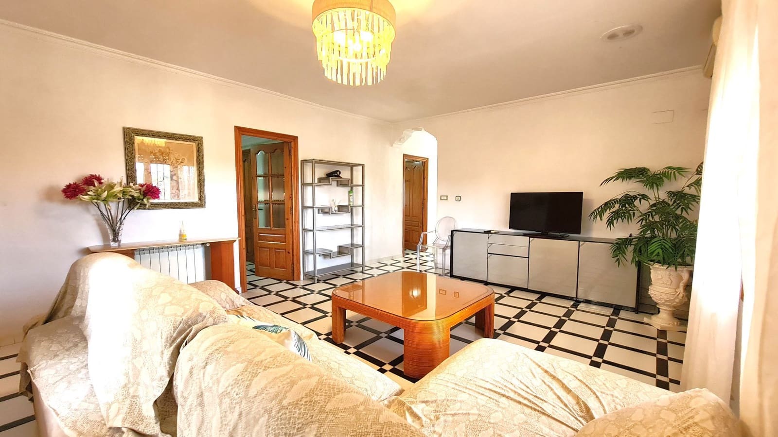 3 bedroom Villa for rent in Oliva with pool garage - € 1,800 (Ref: 9842102)