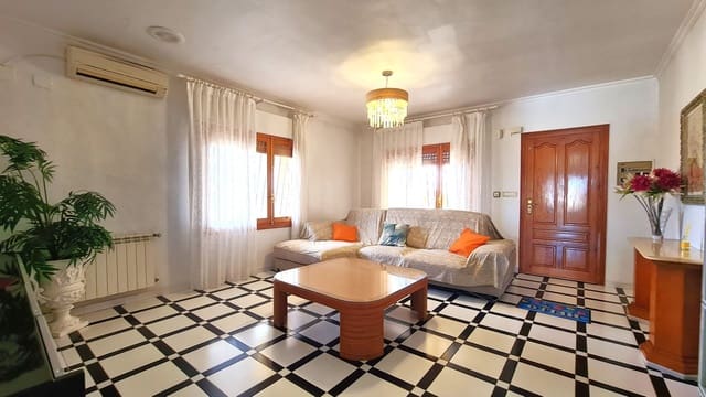 3 bedroom Villa for rent in Oliva Playa, Oliva with pool garage - € 1,800 (Ref: 9842102)
