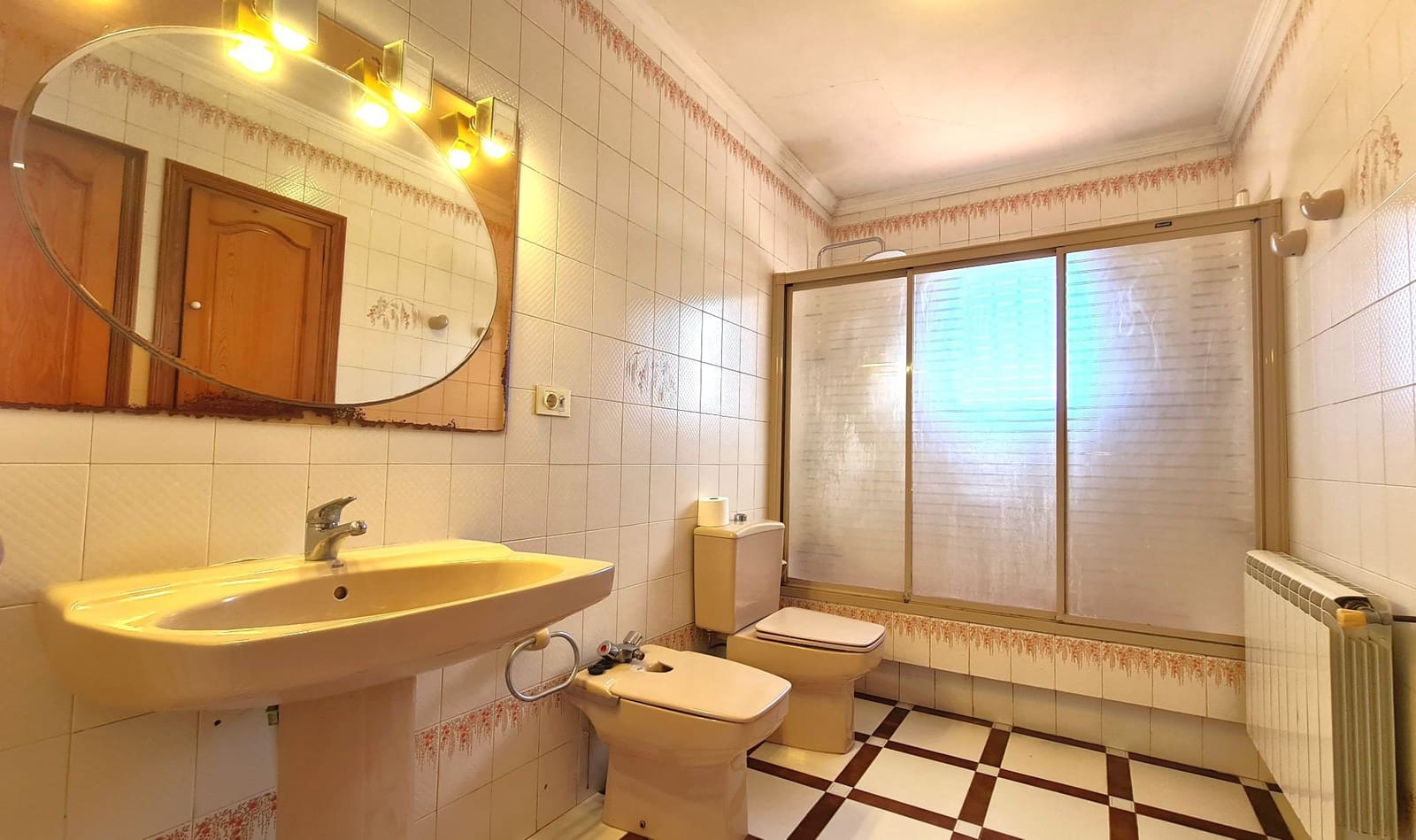 3 bedroom Villa for rent in Oliva with pool garage - € 1,800 (Ref: 9842102)