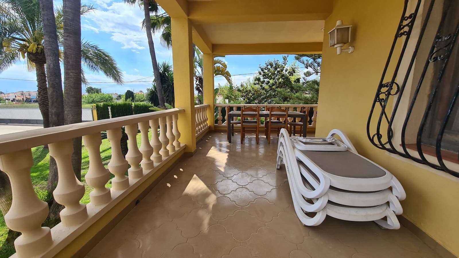 3 bedroom Villa for rent in Oliva with pool garage - € 1,800 (Ref: 9842102)