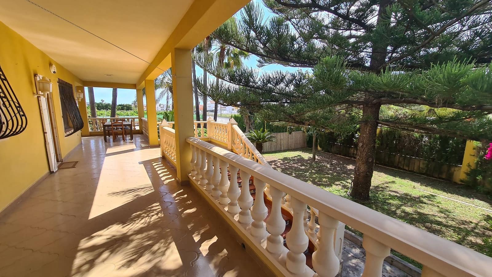 3 bedroom Villa for rent in Oliva with pool garage - € 1,800 (Ref: 9842102)