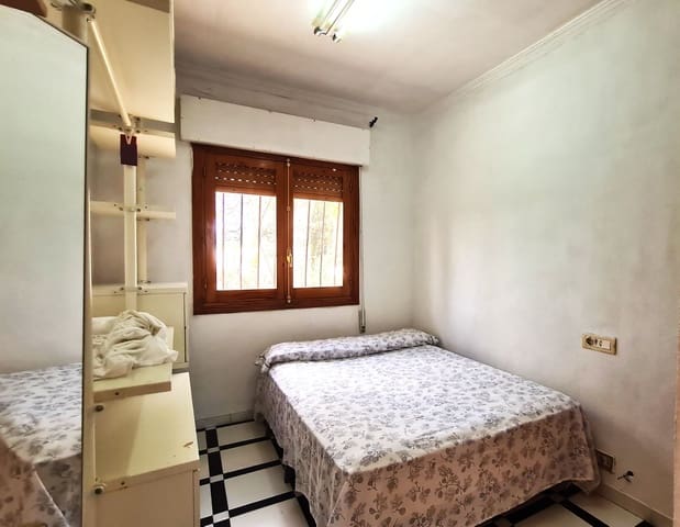 3 bedroom Villa for rent in Oliva Playa, Oliva with pool garage - € 1,800 (Ref: 9842102)