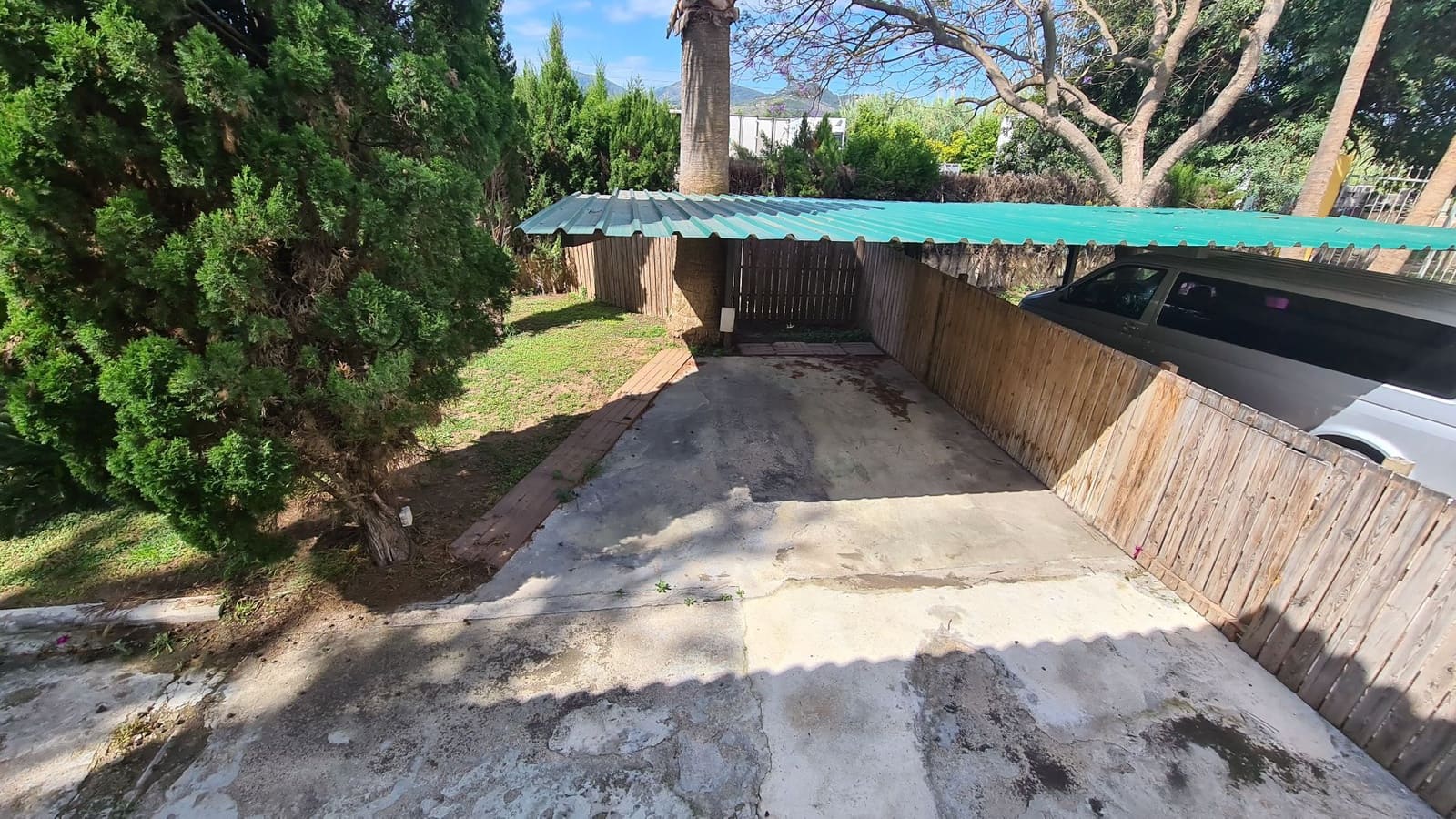 3 bedroom Villa for rent in Oliva with pool garage - € 1,800 (Ref: 9842102)