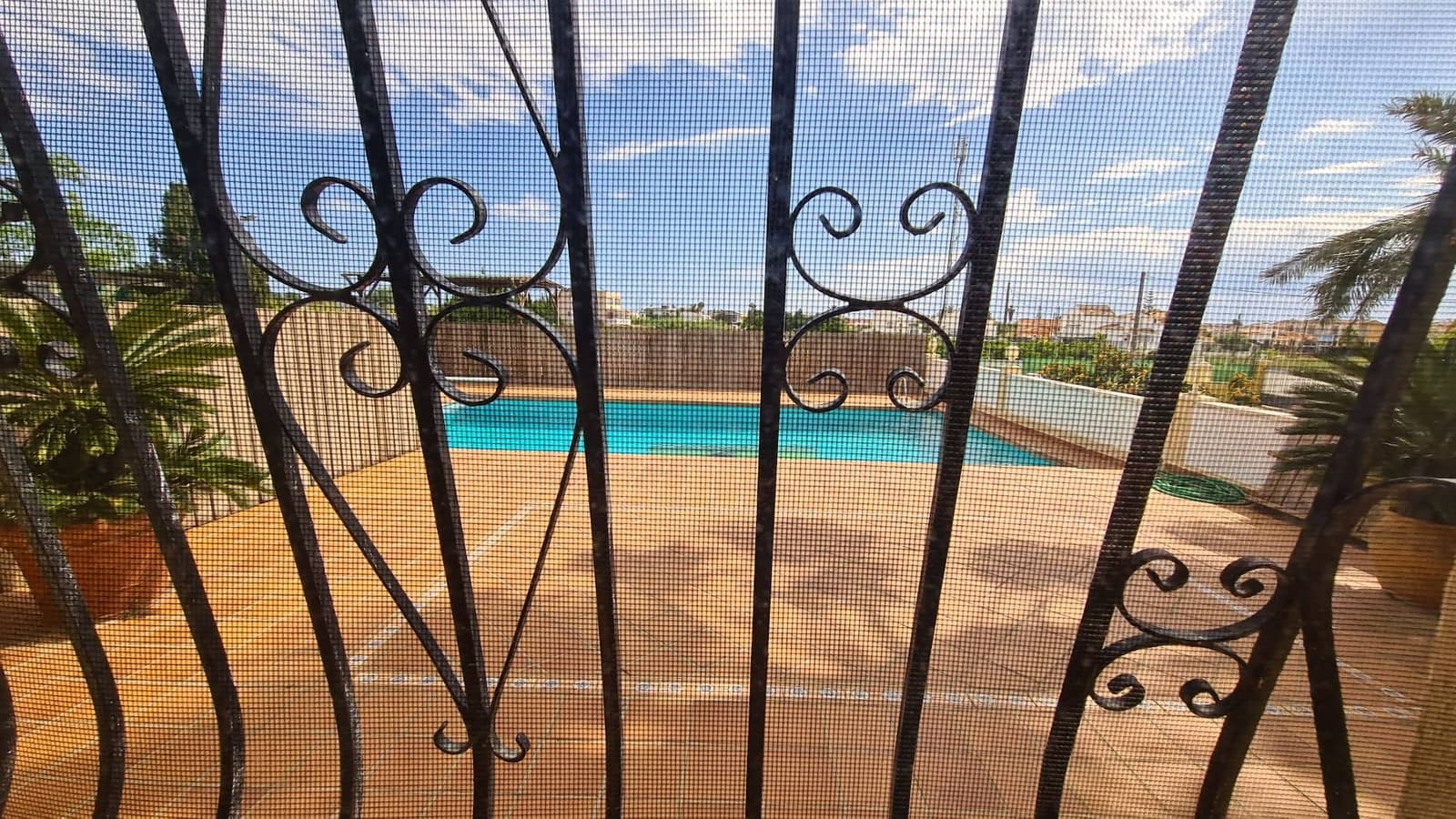 3 bedroom Villa for rent in Oliva with pool garage - € 1,800 (Ref: 9842102)
